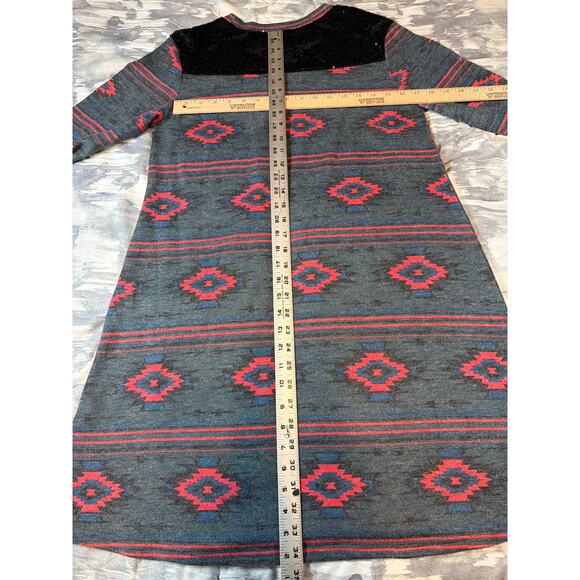 Simply Southern Black Sequined Red Grey Aztec Long Sleeve Dress Large NWT Gift - Picture 6 of 8